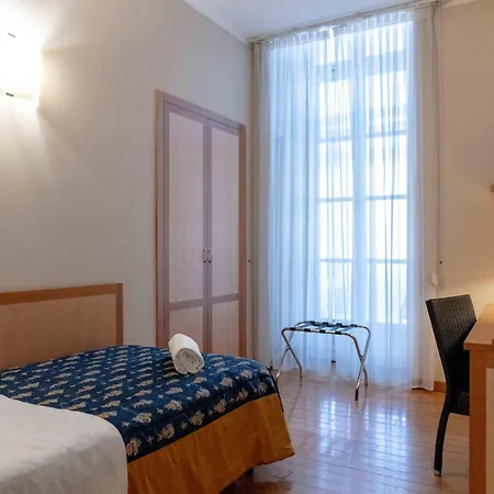 Otel Bologna 2*