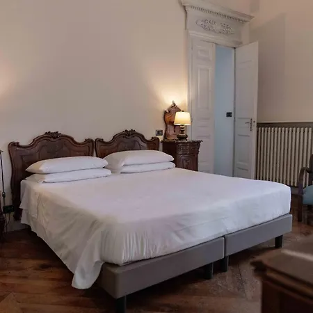Bologna Отель