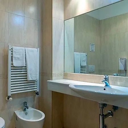Bologna Otel 2*