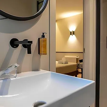 Otel Bologna 2*
